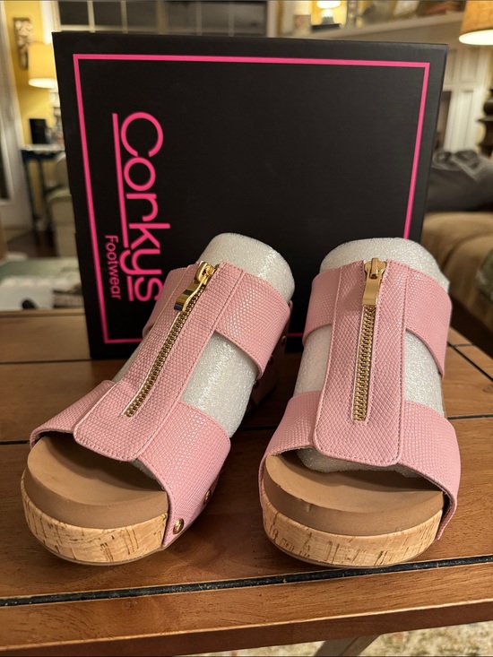 Corkys Shoes - NIB Corkys Blush Pink Cork-Accent Wedge Sandals w/ Gold Zipper Size 8